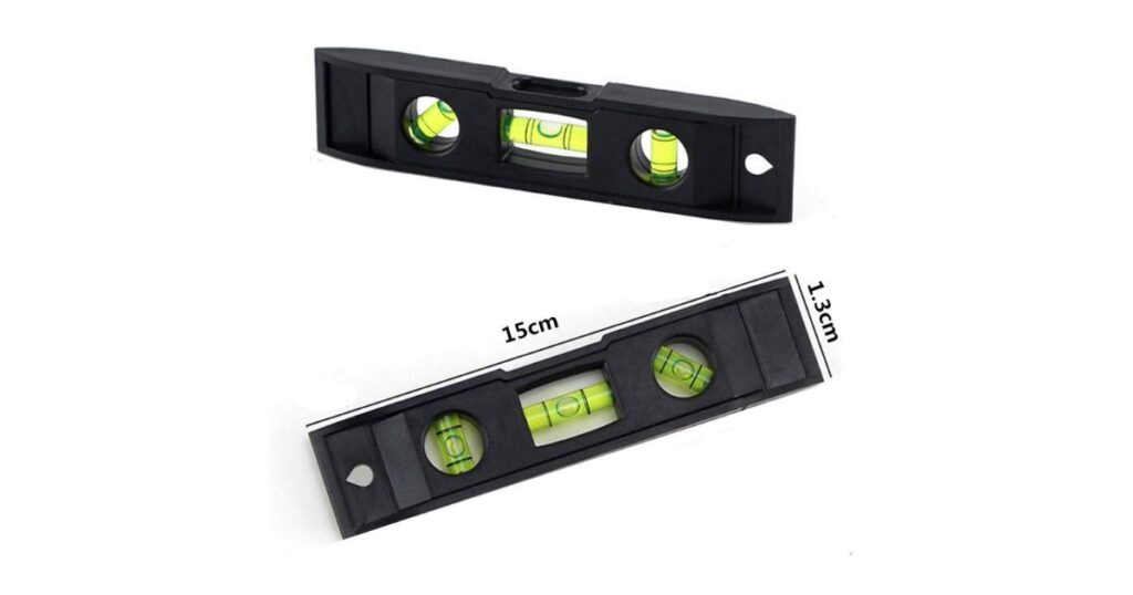 Pocket Level Tool that is 6 Inches long