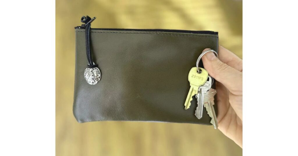 Structured Handbag Base that is 6 Inches tall