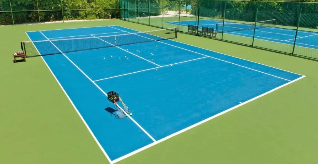 10 tennis courts placed width-wise measuring a total of 300 feet